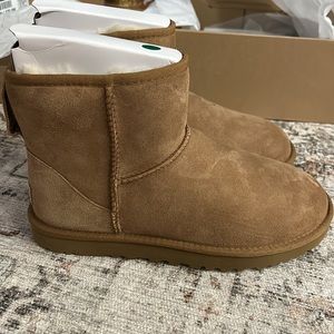 Ugg Classic Mini II
